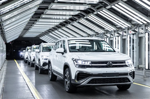 品牌丨合资品牌销冠续写传奇：上汽大众以"油电并进"迎战2025