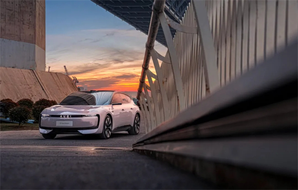 技术破局、全球突围！上汽以改革深功铸就“九连涨”硬核答卷