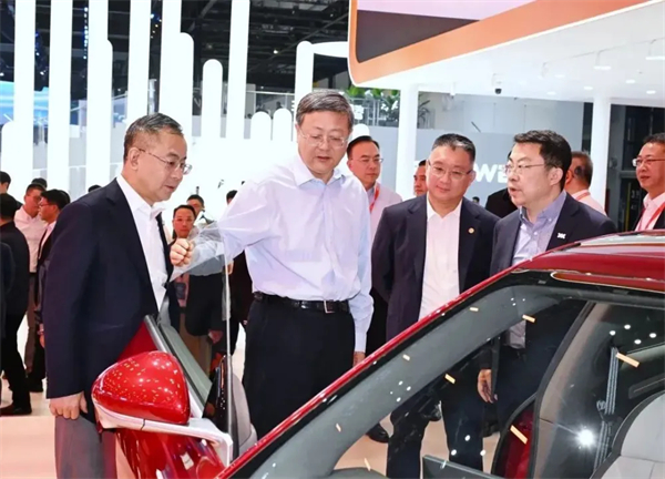 党代会系列报道（四）丨以高质量党建引领高质量发展，加快建成世界一流汽车集团