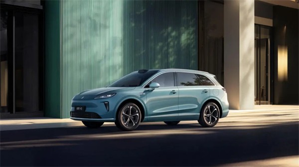 上汽七连涨背后，一场关于中国汽车变革的深度叙事