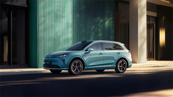 销量回升、股价冲高、科技突围：上汽的“教科书式剧本”如何上演？