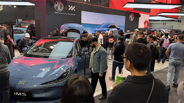 智己汽车正式登陆澳大利亚，双车闪耀墨尔本车展