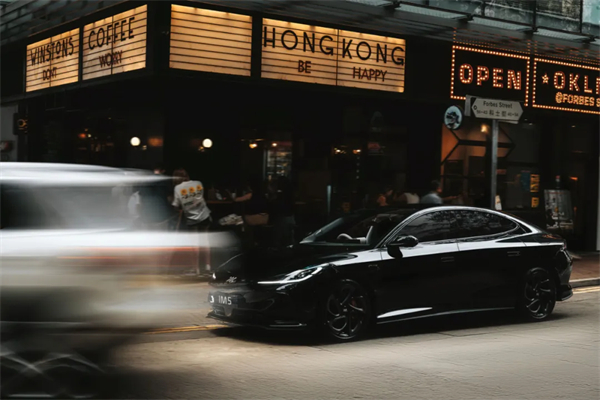 智己汽车重磅登陆香港市场，6系双车同步上市