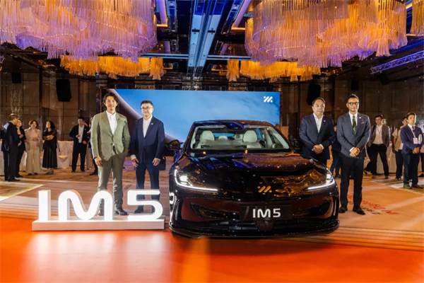 智己汽车重磅登陆香港市场，6系双车同步上市