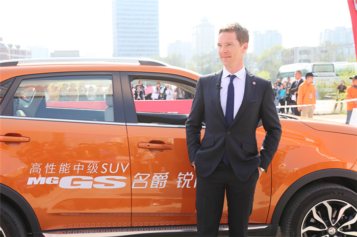 “卷福”首访中国,成功挑战名爵锐腾“8秒破百”