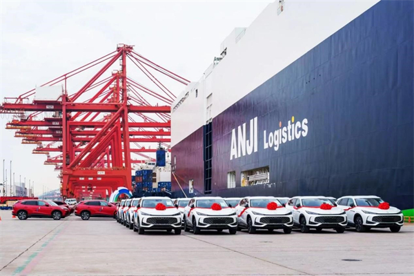 自主向上，合资焕新：上汽如何把技术储备变成双线爆款