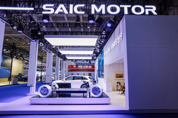 自主向上，合资焕新：上汽如何把技术储备变成双线爆款