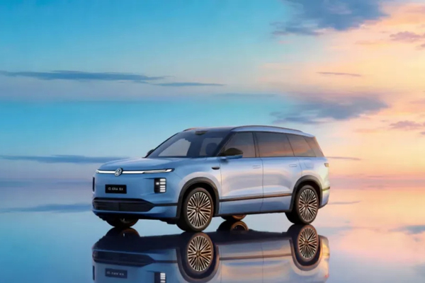 忽如一夜春风来！上汽10余款新车连发背后，是兼容并蓄的合作哲学与硬核自研的技术底气