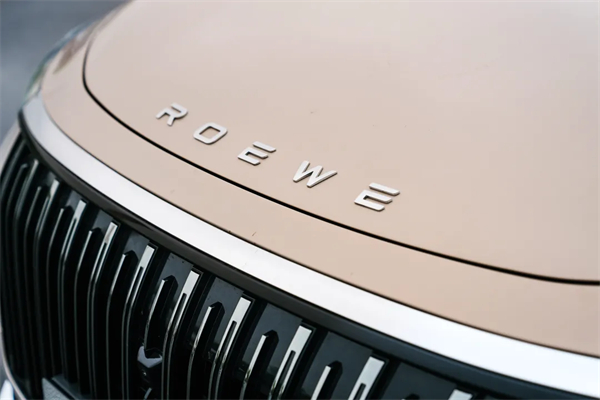 全新荣威i6实证：国民家轿就该有“豪华待遇”