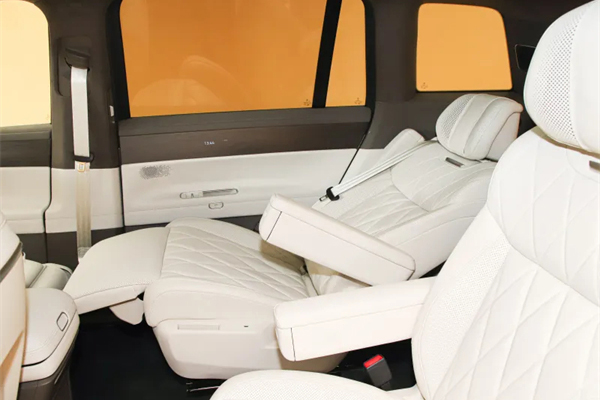 29.98万起！大众旗舰ID.ERA 9X正式上市，1600km续航+空气悬架+Momenta R7大模型