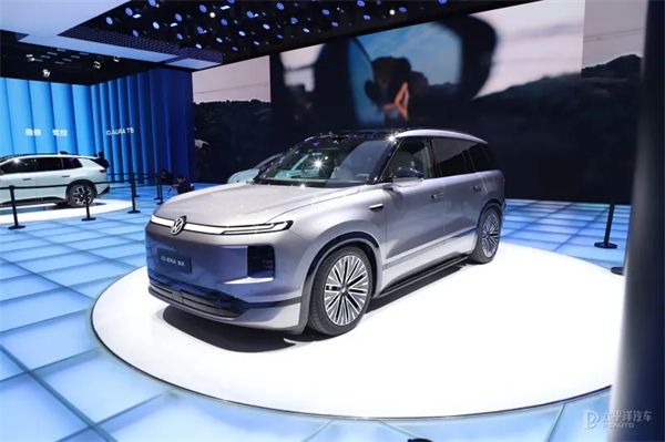 29.98万起！大众旗舰ID.ERA 9X正式上市，1600km续航+空气悬架+Momenta R7大模型