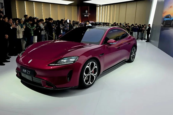 上汽“双百”答卷：自主撑腰，技术筑基，重塑龙头