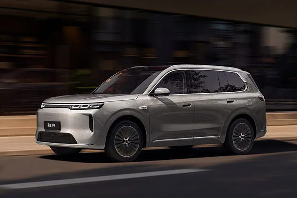 家越07预售价13.78万元起，一辆配置够多、车子够大的SUV，荣威路子走对了